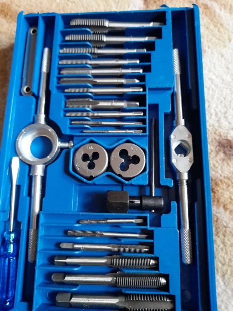 40db-os menetv�g�-metsz� k�szlet. 