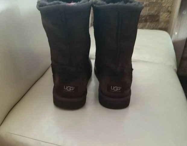 40es Ugg csizma elad 