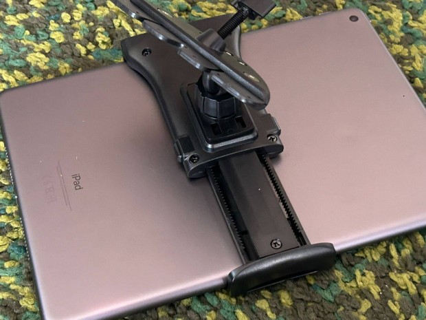 411 tablet- és telefontartó autóba CD nyílásba és szellőzőrácsra