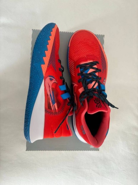 41 -es Nike Kyrie Flytrap V kosrlabdacip kosrcip, j