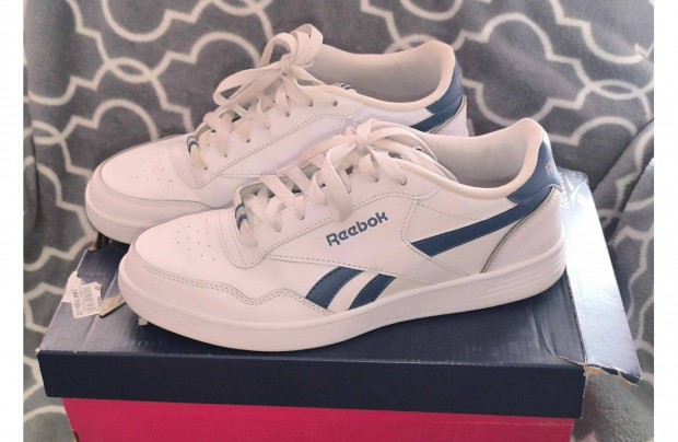 41-es Reebok cip, bth: 26 cm
