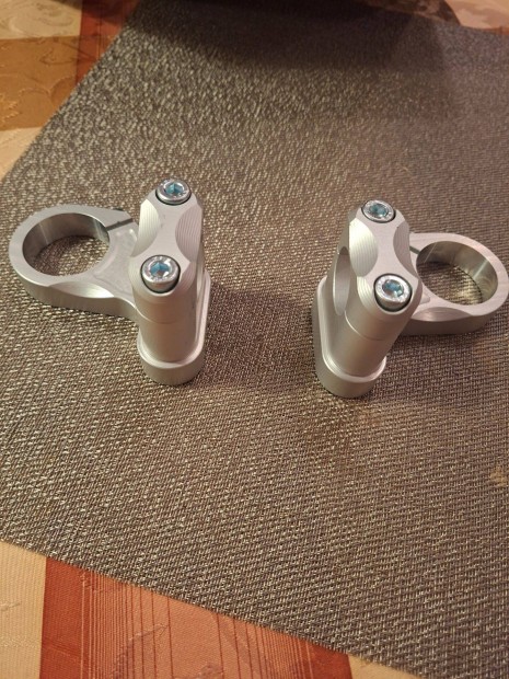 41 mm-es vill�hoz korm�nymagas�t� , korm�ny �talak�t� Yamaha