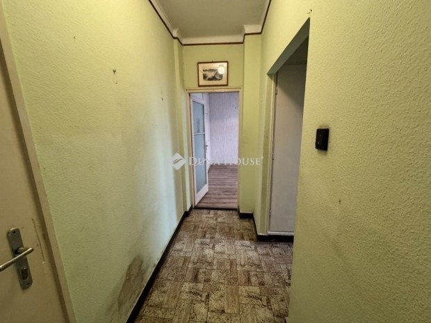 41 nm-es lak�s elad� Kecskem�t