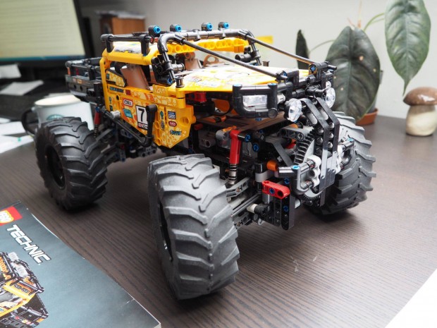 42099 LEGO Technic - 4x4-es Extrm terepjr