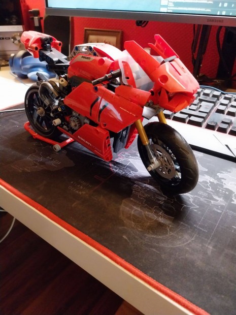 42107 LEGO Technic Ducati Panigale V4 R