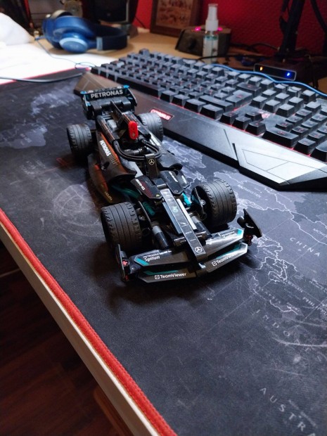 42165 LEGO Technic Mercedes AMG F1 W14 Pull back