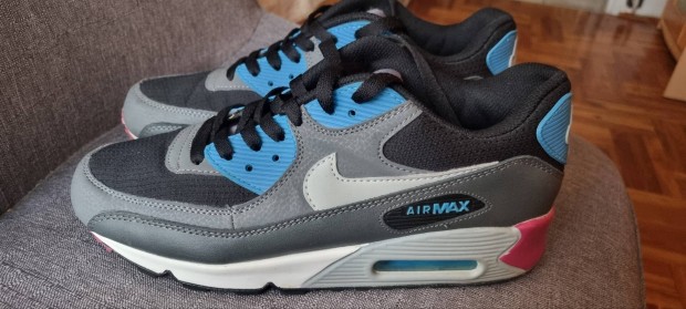 42-es Nike Air Max 90 gyjti modell 537384-009