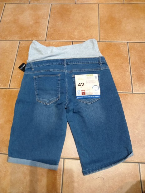 42-es j sztreccs kismama short 