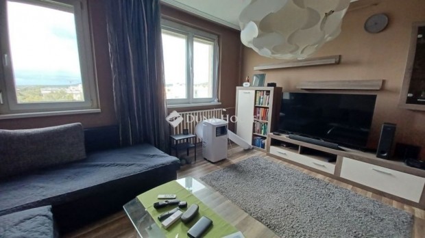 42 nm-es lak�s elad� Balatonf�red