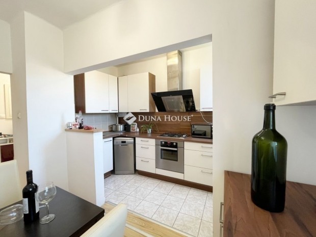 42 nm-es lak�s elad� Szombathely