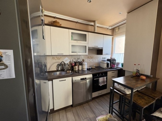 43 nm-es lak�s elad� Debrecen