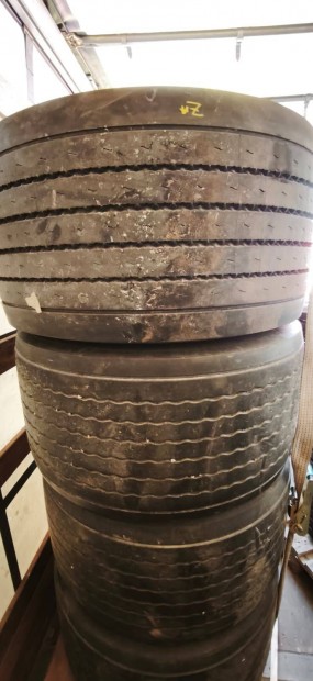 445/45 R19.5 Teheraut� / F�lp�tkocsi Gumiabroncs Felni N�lk�l