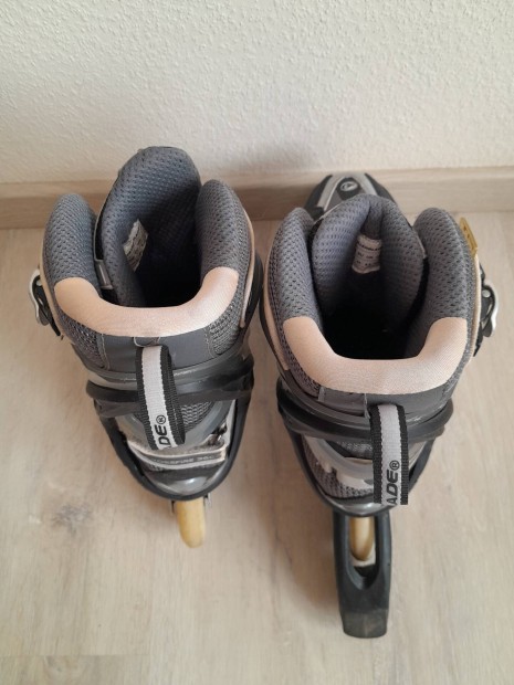 44-es Rollerblade görkorcsolya
