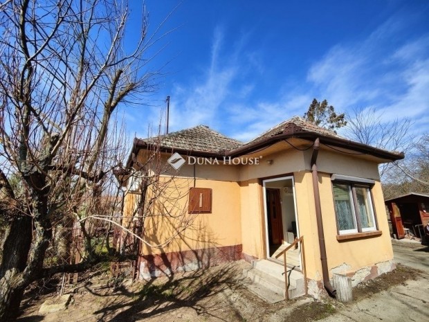 44 nm-es h�z elad� Nagyk�ta