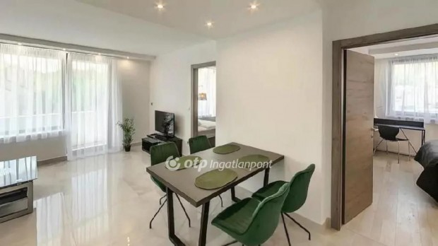 45 nm-es lak�s elad� P�cs