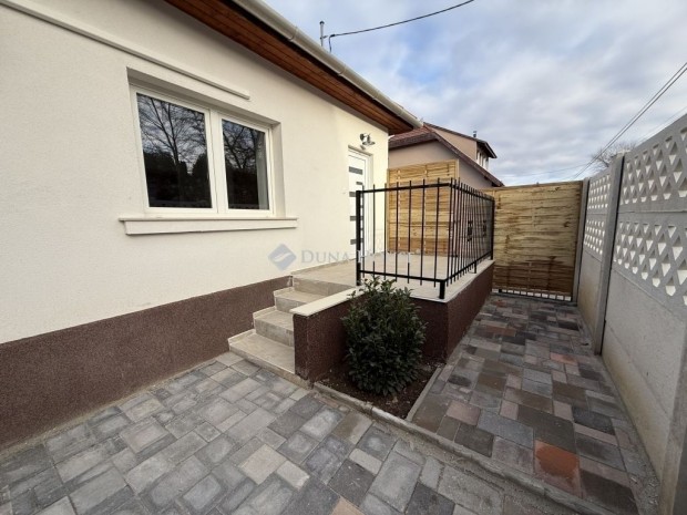 45 nm-es lak�s elad� Tokod