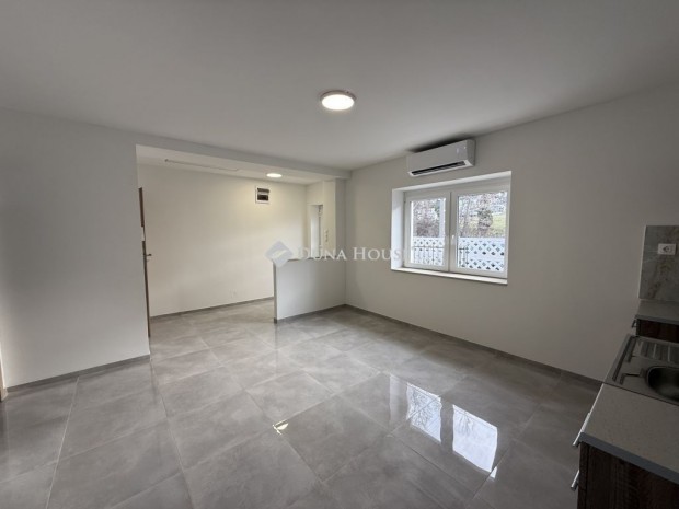 45 nm-es lak�s elad� Tokod