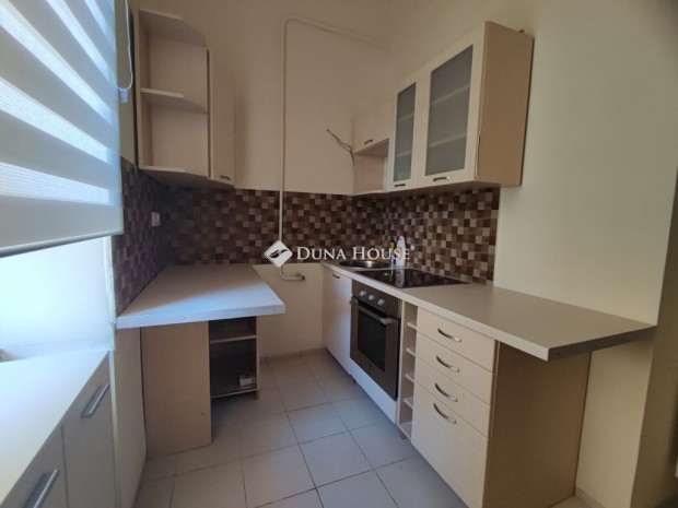 45 nm-es lak�s kiad� P�cs