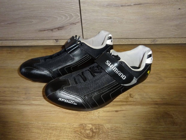 45 ös Shimano SL SPD kerékpáros cipő , 44 es lábra jó