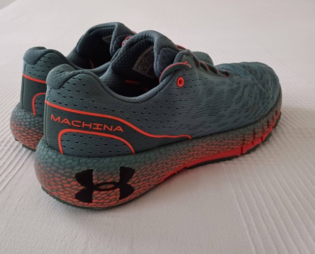 45-s Under Armour Hovr Machina cip