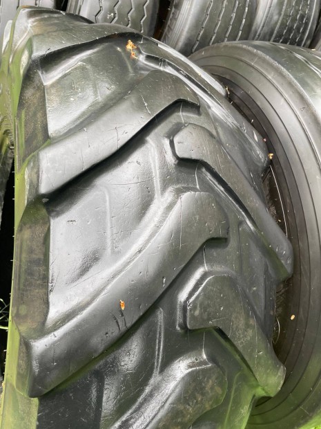 460/70/24 - 17,5R24 - Manitou gumi