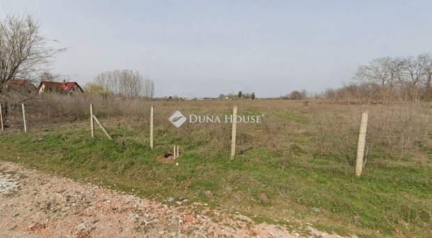 4680nm k�lter�leti telek, 194nm alappal, enged�lyekkel