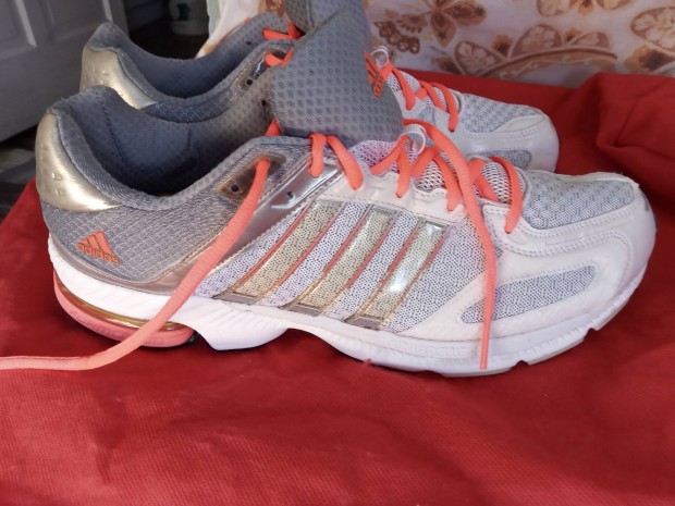 46.2/3-os Adidas Szupernova adiprene sportcip.