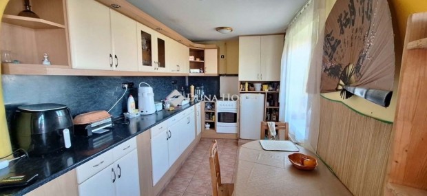 46 nm-es h�z elad� P�cs