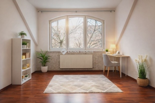 47 nm-es lak�s elad� Debrecen