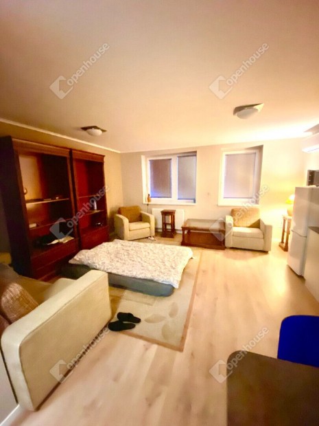 47 nm-es lak�s elad� Mosonmagyar�v�r