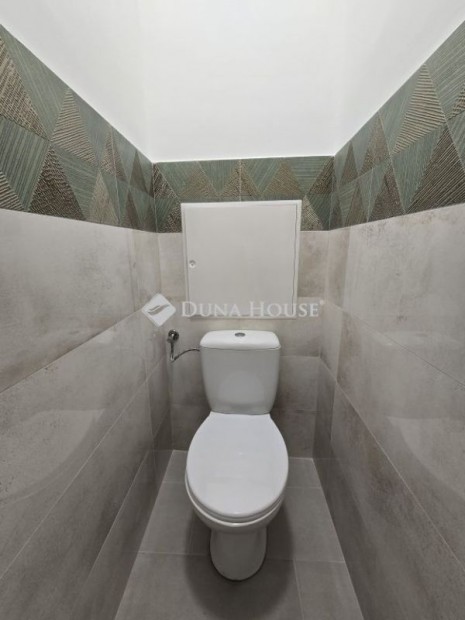 47 nm-es lak�s elad� P�cs