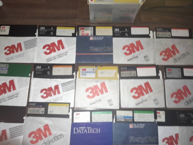 486-os PC  floppy jtk lemezek vegyesen