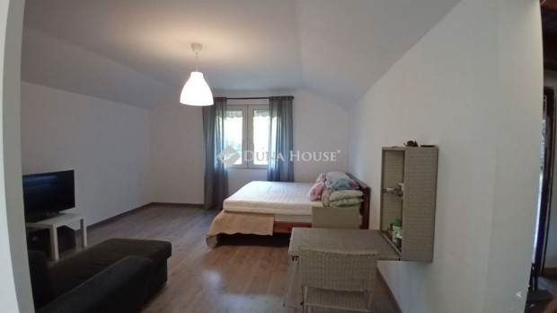 48 nm-es h�z elad� Si�fok