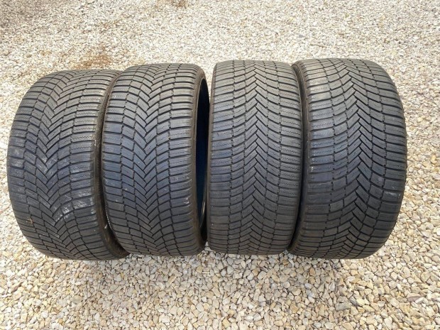 4DB 235/35/19 mret 4vszakos gumi