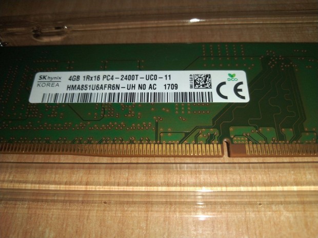 4GB Memria (RAM) DDR4-es foglalattal egy Asztali-PC-be