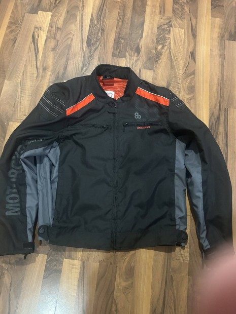 4Xles Louis motoros kab�t.