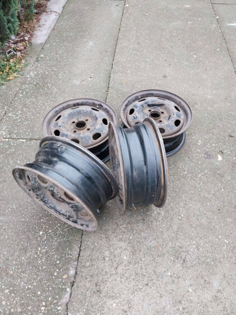 4100 14" lemezfelni elad Toyota yarisrl