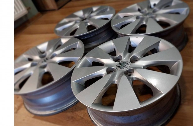 4�100 15" Suzuki Splash/Opel Agila gy�ri alufelni garnit�ra