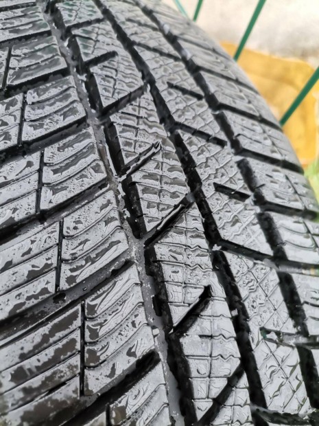 4*100 tligumi garnitra felniken elad, elcserlhet. 185/60 R14