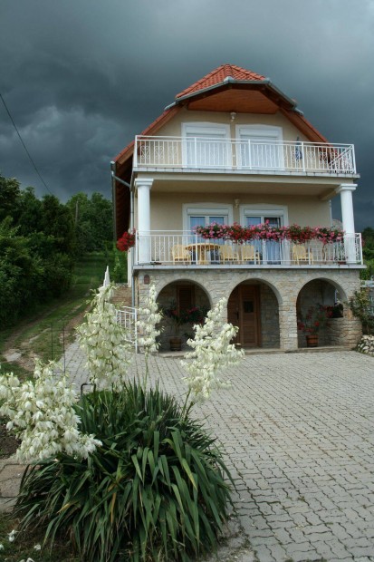4+3 fő részére balatoni panorámás apartman Vonyarcvashegyen