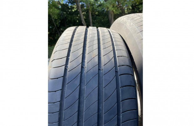 4-5 mm profilmélységű Michelin nyári gumi eladó (2db/18e ft)