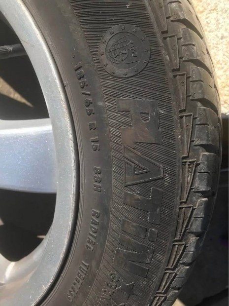 4 DB Chevrolet, Opel, 15 colos, jó állapotú nyári gumi felnivel