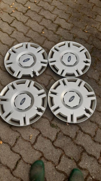 4 DB Ford Dsztrcsa