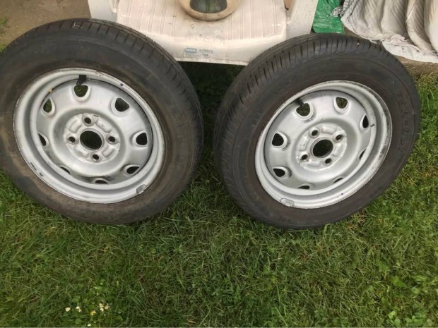 4 DB Suzuki Swift 13 colos lemezfelni, 80 %-os nyri gumival