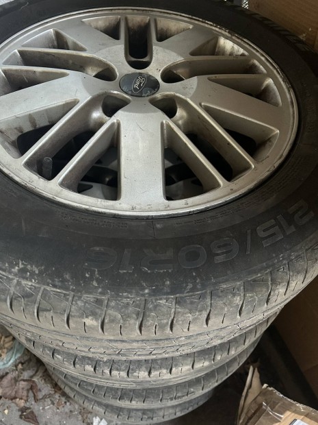 4 Ford alufelni nyári gumival