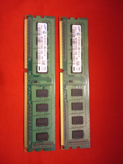 4 GB DDR3 1333MHz-es memria, dual chanel RAM, Samsung. Posta lehet
