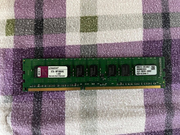 4 GB -os Unbuffered ECC 1066 MHz -es Kingston memóriák