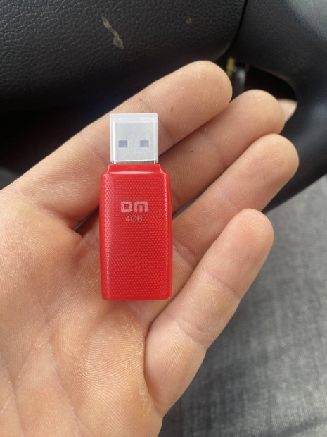 4 GB pendrive 