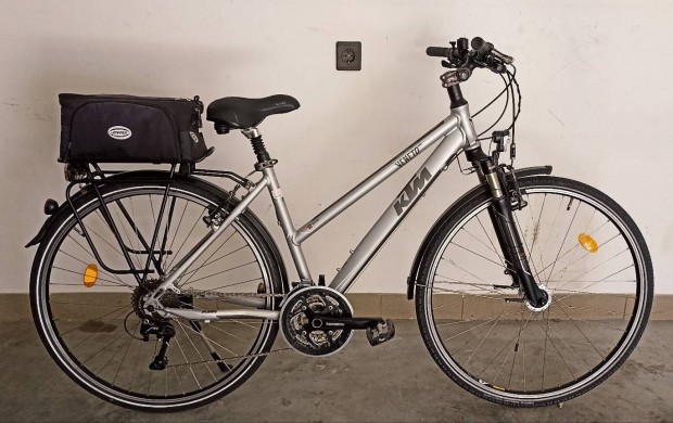 4.Integrált hajtás, Lock teló, XT váltó, KTM 28"női trekking