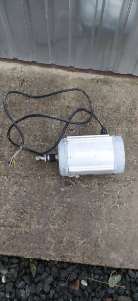 4 KW -os villanymotor elad